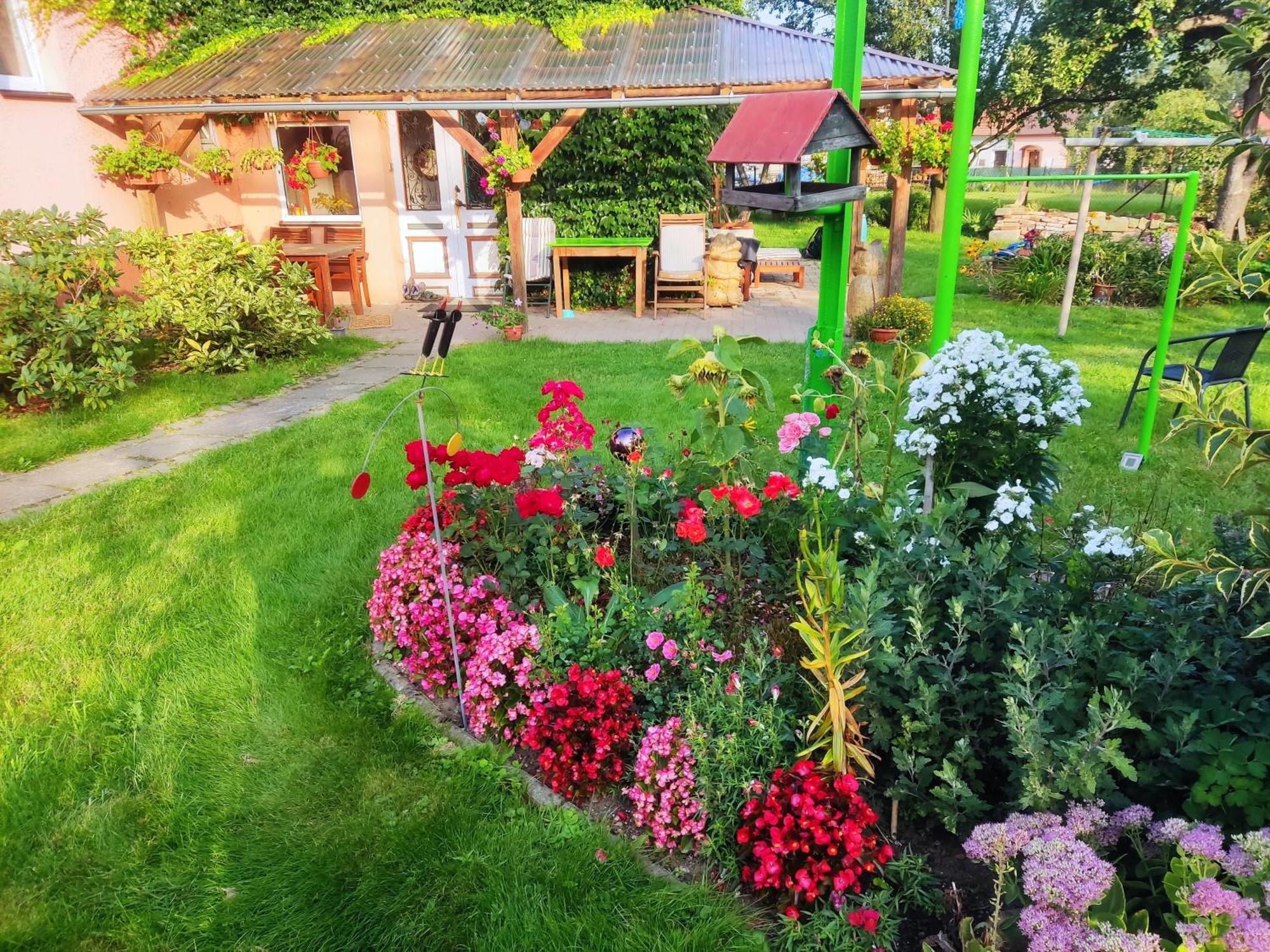 Apartment In Blossom Garden Nove Mesto pod Smrkem Extérieur photo